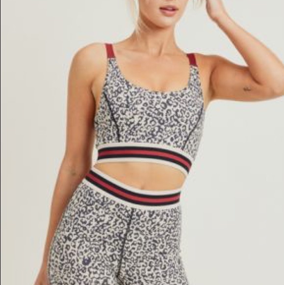 NWT ♥️ COMPLETE SET - Snow Leopard Bra & Leggings - Picture 8 of 12